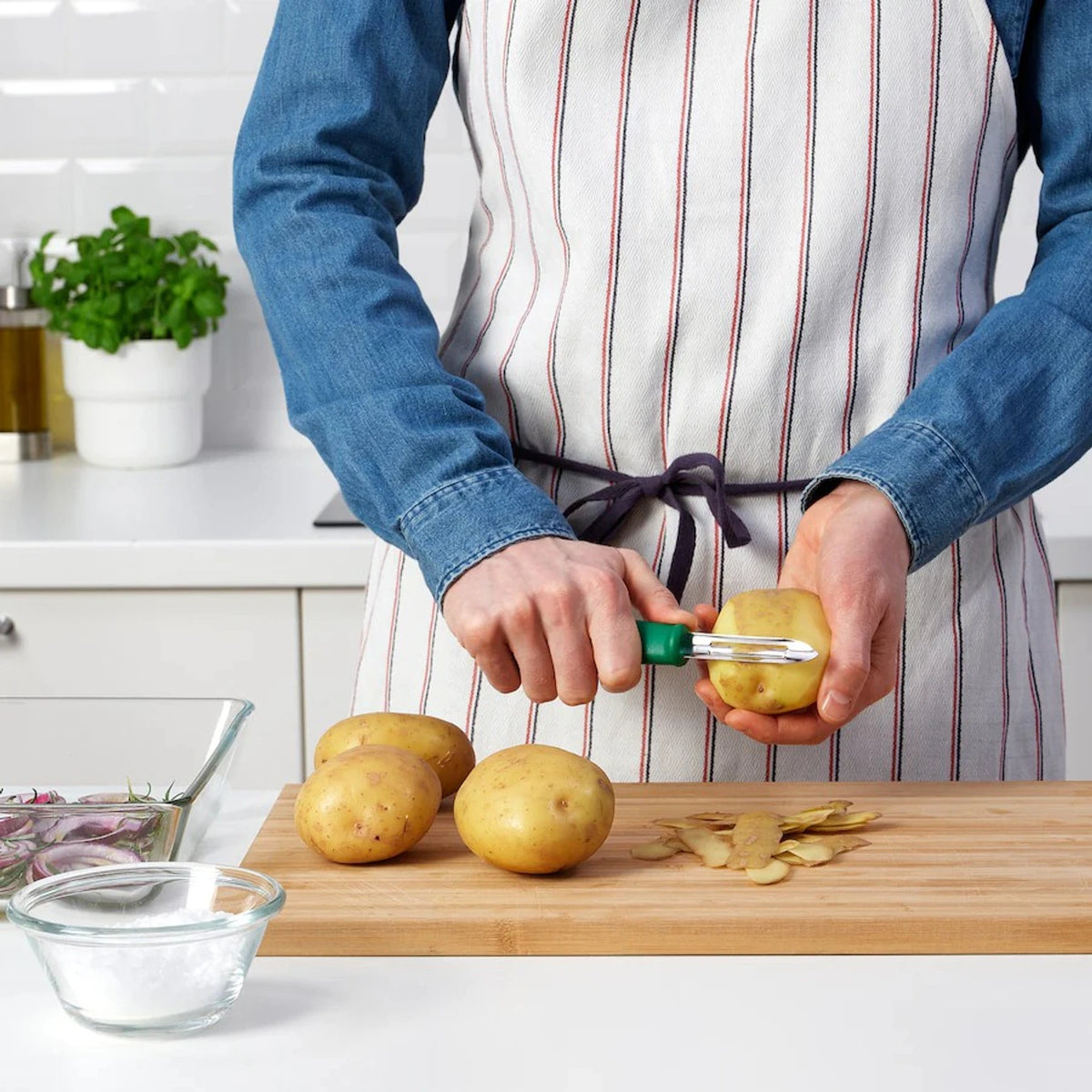 IKEA UPPFYLLD Potato Peeler – Stainless Steel Swivel Blade Vegetable & Fruit Peeler